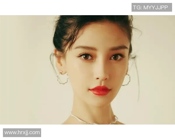 足球明星中分发型女生的时尚魅力与个性展现解析